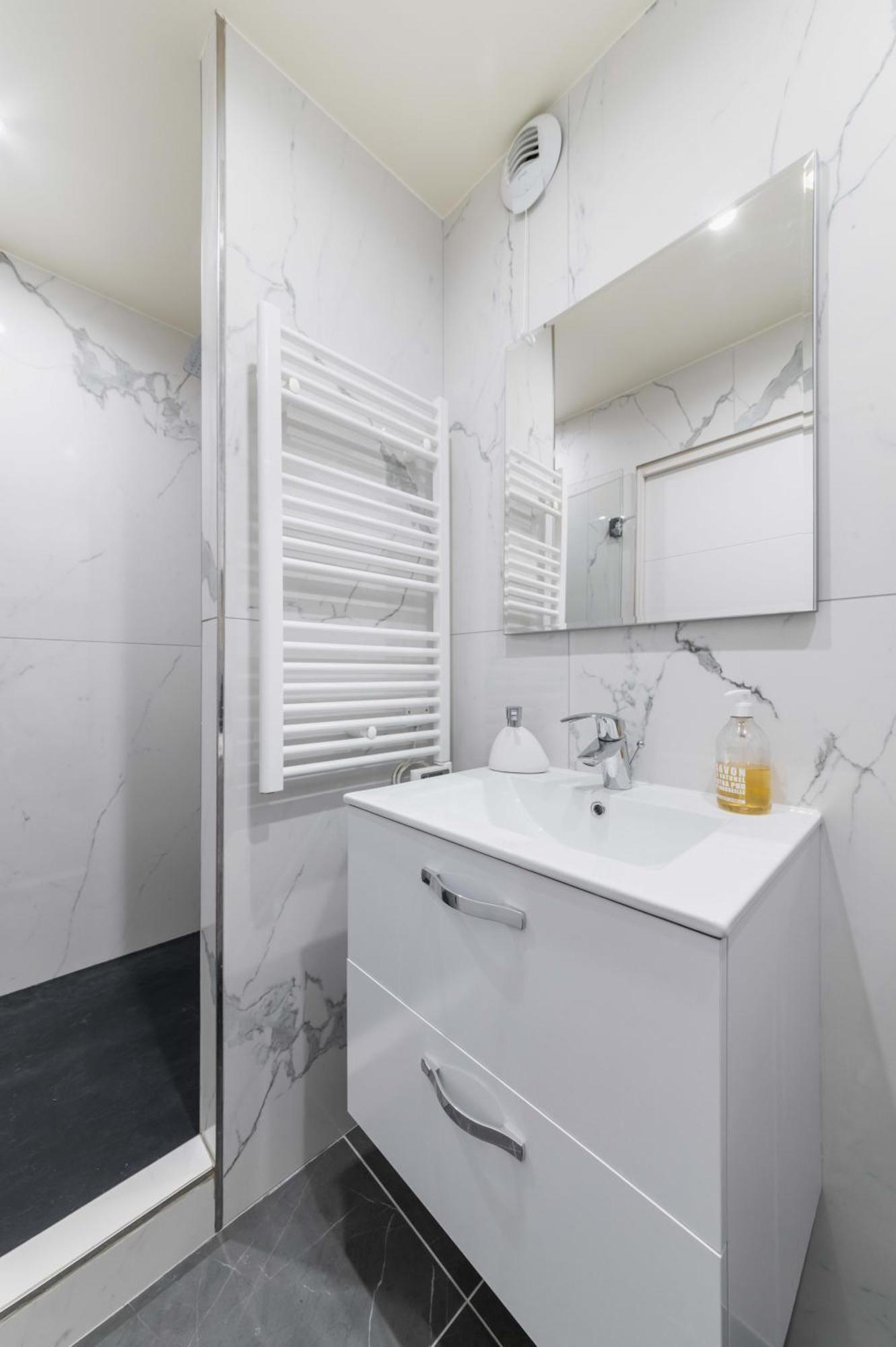 Appartamento Refait A Neuf Metro Pereire 17 - 2p - Flat-guest Parigi